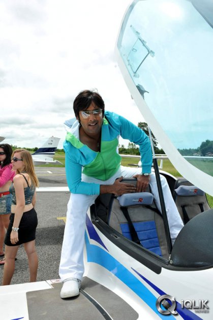 Chukkalanti Ammayi Chakkanaina Abbayi